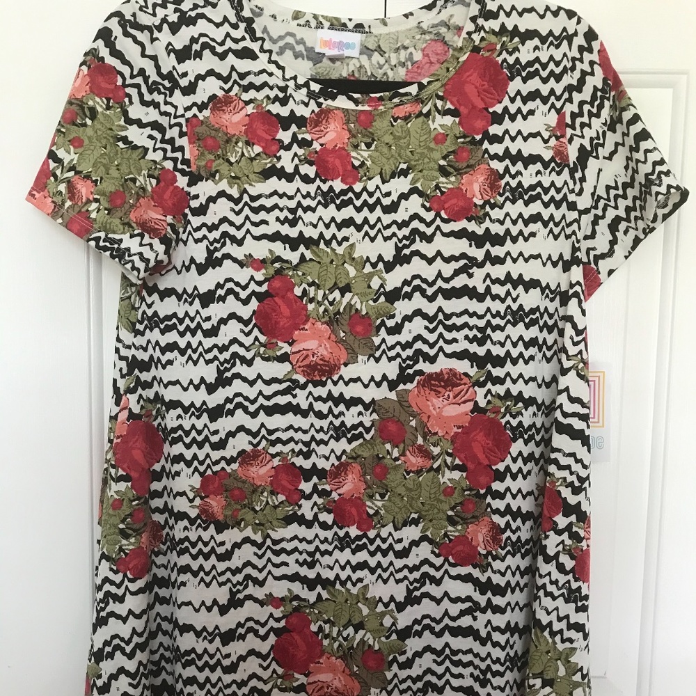 LuLaRoe small floral Carly